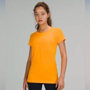 Lululemon swiftly tech short sleeve in clementine size 8